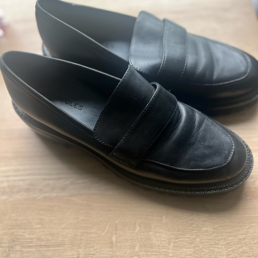 AEROSOLES Black Leather Ronnie Loafers Slip-On 
FREE SHIPPING